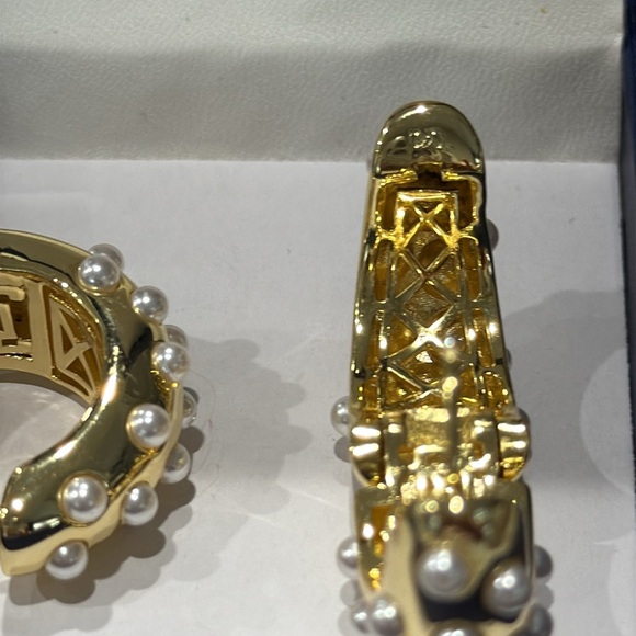 Savvy Cie NEW Faux Pearls Hoop Earrings - Picture 6 of 6